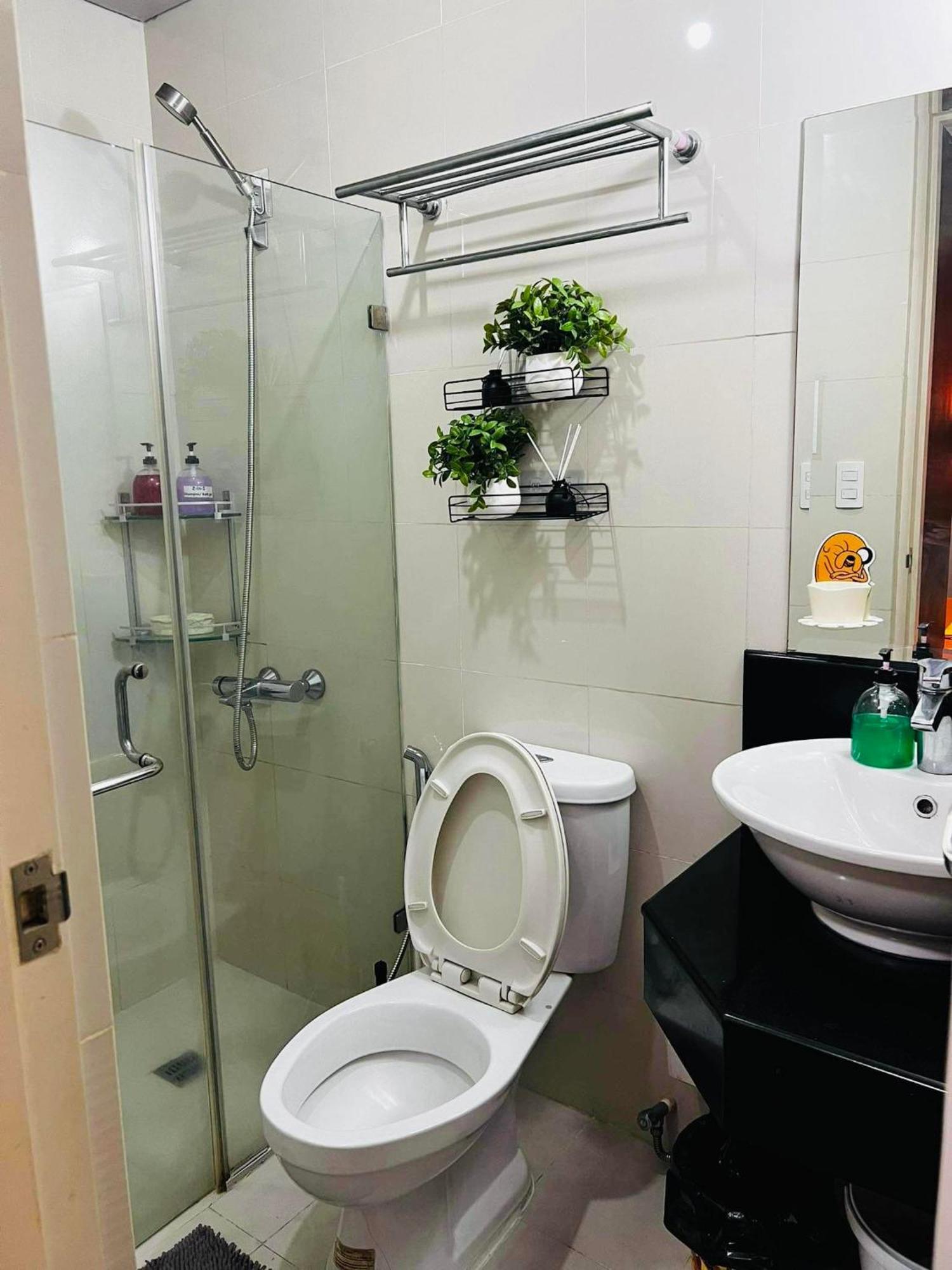 One Palm Tree Villas Condominium - Studio 10O With Balcony - Across Terminal 3 Airport Manila Exterior photo